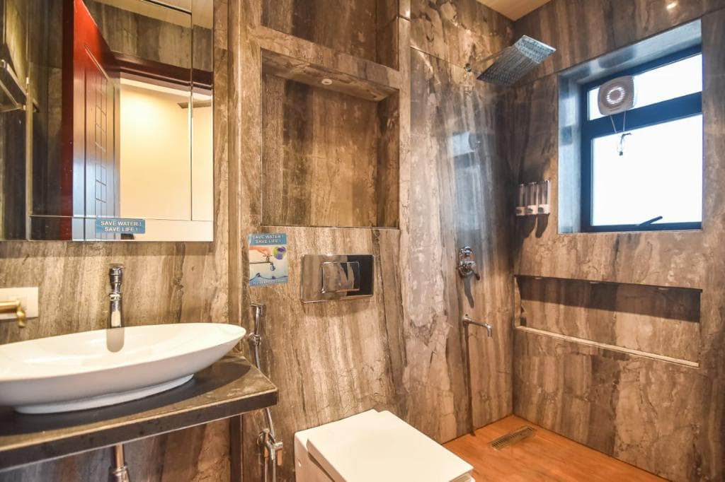 Golden Topaz by Paradise Stays detail one