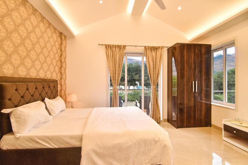 Whispering Hills Villa